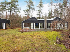 Four-Bedroom Holiday home in Glesborg 15 in Fjellerup